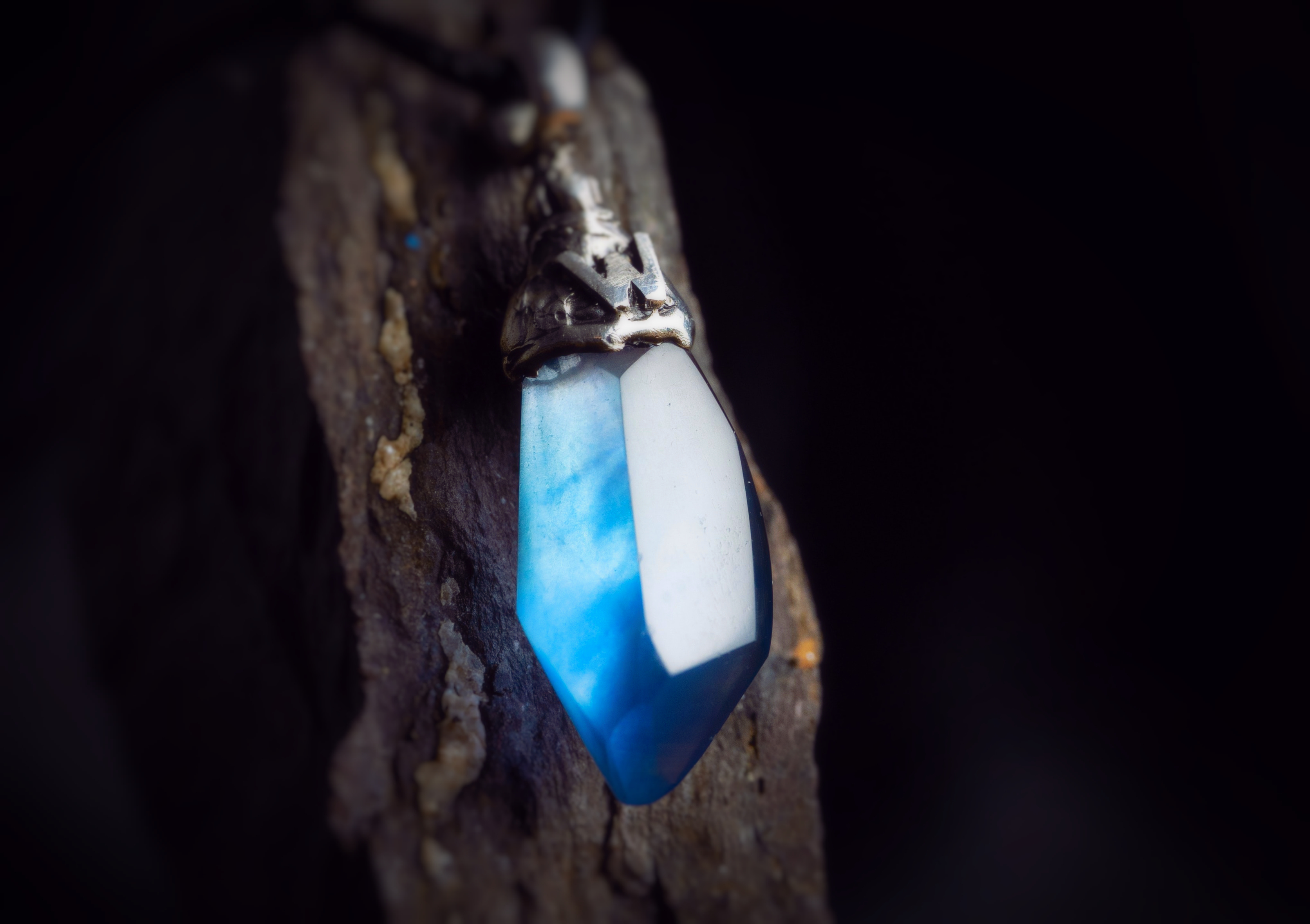 blue jewel necklace